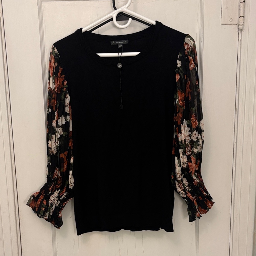 ADRIANNA PAPELL  Black Blouse with Floral Sleeves